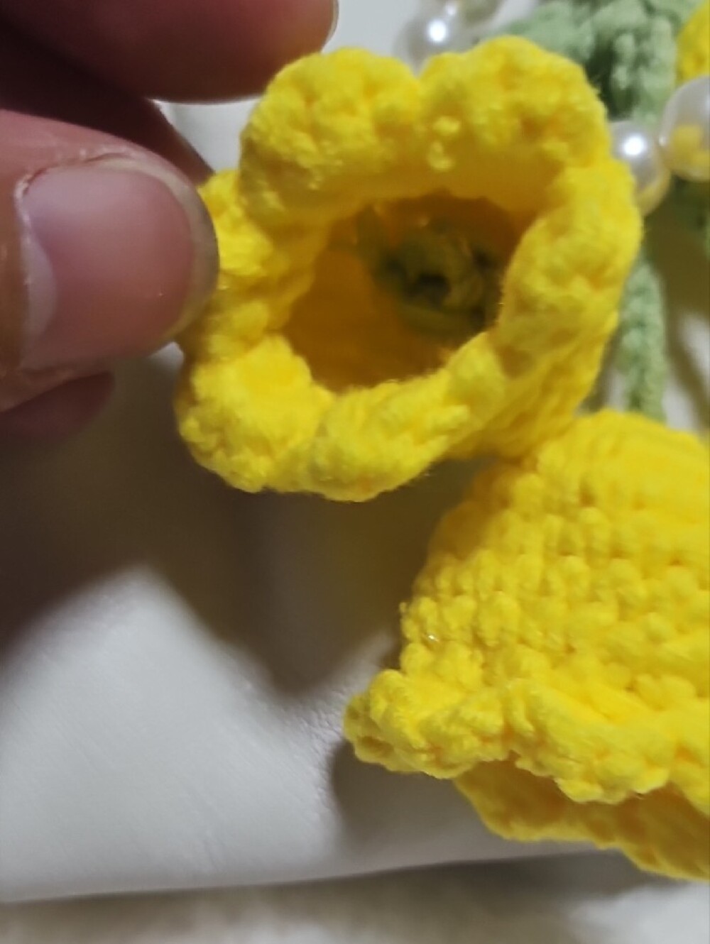 Source Unknown Yellow Crochet Flower Key & Bag Charm with Pearls - Picture 5 of 6